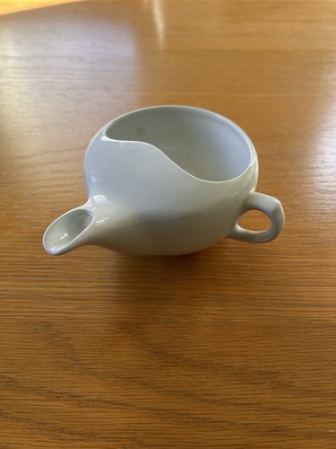Short spout invalid feeder cup - feeder,