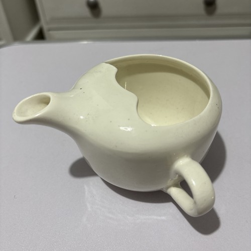 Vintage white feeder medical - white,